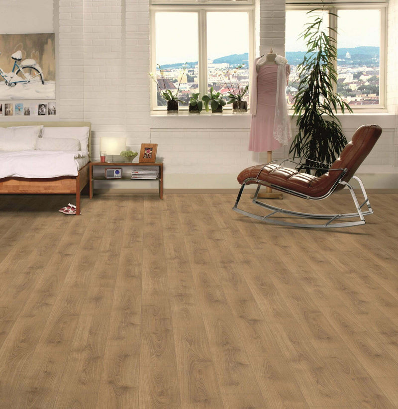 Load image into Gallery viewer, watermill oak plank laminate flooring displayed in a home
