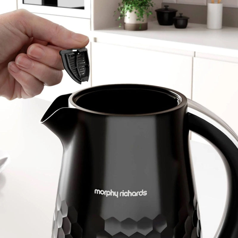 Załaduj obraz do przeglądarki galerii, black morphy richards hive kettle with limescale filter
