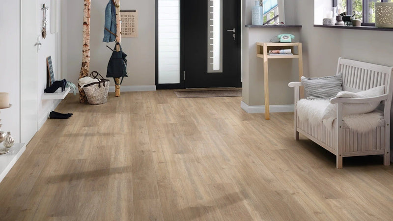 Załaduj obraz do przeglądarki galerii, bermuda oak laminate flooring displayed in a home setting
