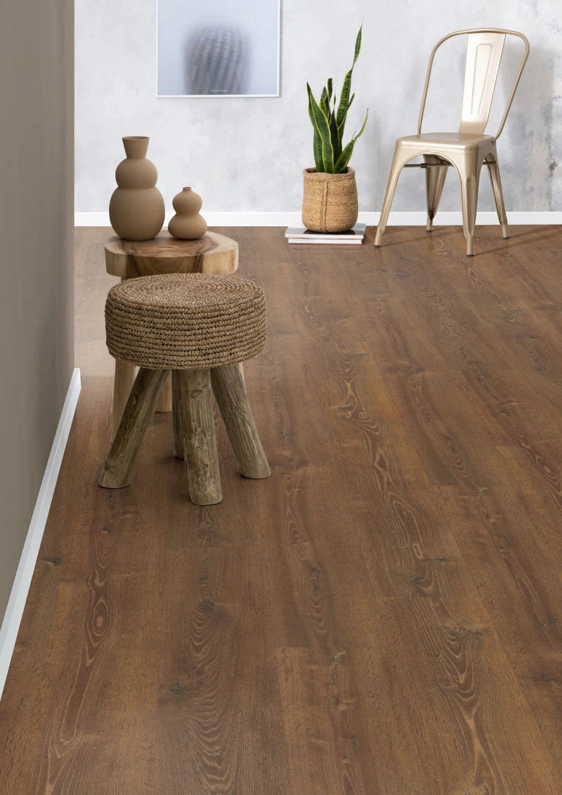 Load image into Gallery viewer, tobacco bayford oak laminate flooring displayed in a hallway
