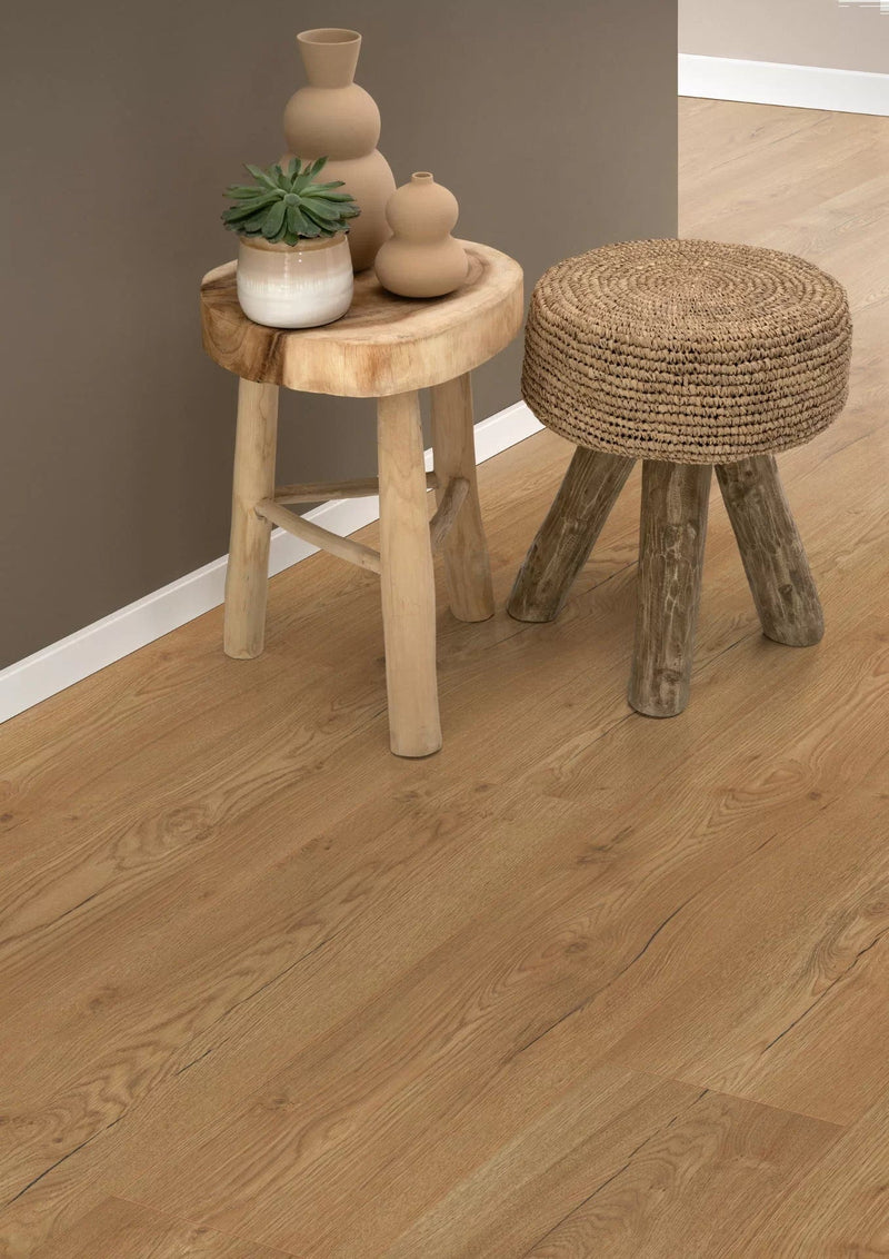 Load image into Gallery viewer, olchon oak honey laminate flooring displayed in a hallway
