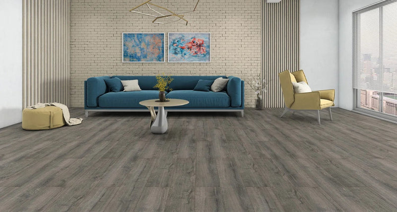 Załaduj obraz do przeglądarki galerii, prag oak aqua laminate flooring displayed in a living area
