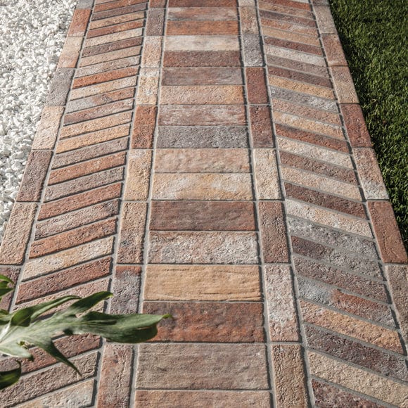 Load image into Gallery viewer, london multicolour brick, 6x25cm as a patio
