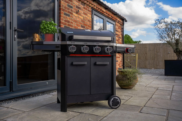 atlas 400 bbq in black with stainless steel and red trim