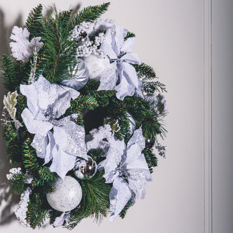 Load image into Gallery viewer, Poinsettia Wreath White
