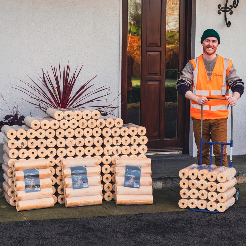 Załaduj obraz do przeglądarki galerii, E-Briquettes (10kg) - 30 Packs Delivery
