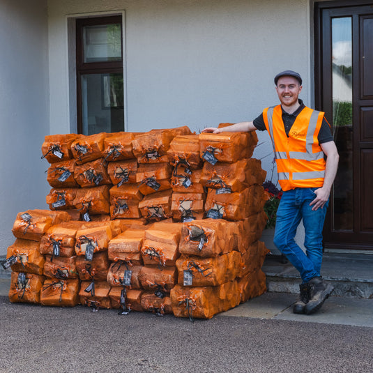 Hardwood firewood Bags 1.65m³/576kg (64x30L/9kg Bags) Pallet Delivery