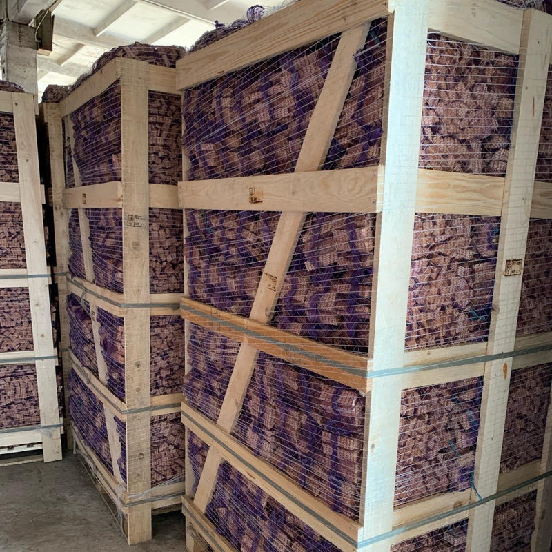 Załaduj obraz do przeglądarki galerii, Kiln Dried Kindling - Pallet (126 Bags)
