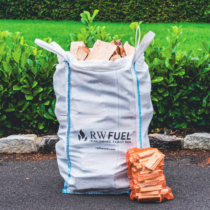 100kg Kiln Dried Oak Trolley Bag with bag of kindling