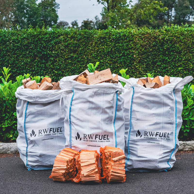 Załaduj obraz do przeglądarki galerii, 300kg Kiln Dried Hardwood - 3 Trolley Bags with 3 bags of kindling
