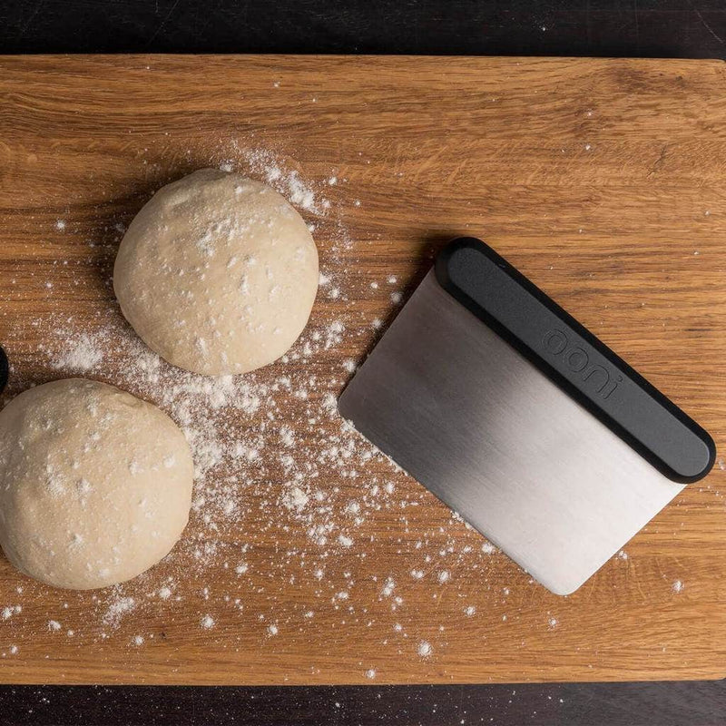 Завантажте зображення в засіб перегляду галереї, stainless steel dough scraper, dimensions: 6 x 4 x 0.5″ (16 x 11 x 2cm)
